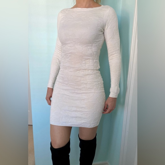 Cynthia Steffe Dresses & Skirts - Cynthia Steffe sweater dress - size XS would fit S